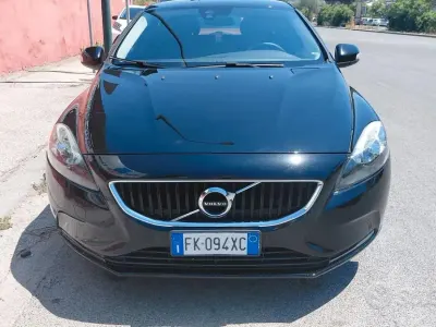 Occasion Volvo V40 120 ch (88 kW) 2017 Noir Berline