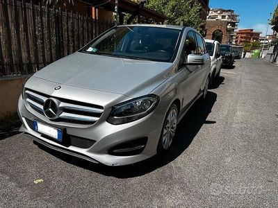 Usata Mercedes B180 109 CV (80 kW) 2015 Grigio Utilitaria