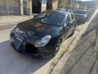 Usata Alfa Romeo Giulietta Exclusive 140 CV (102 kW) 2011 Nero Utilitaria