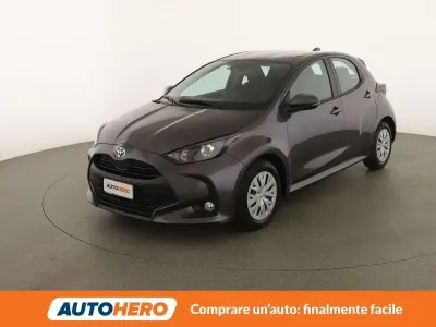 Usata Toyota Yaris Active 72 CV (52 kW) 2022 Grigio Utilitaria