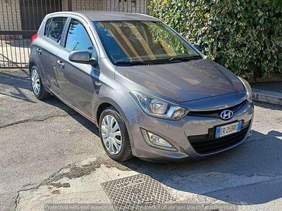 Usata Hyundai i20 Edition 84 CV (61 kW) 2013 Grigio Utilitaria