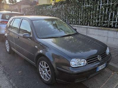 Usata VW Golf IV Highline 105 CV (77 kW) 2002 Berlina