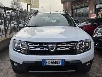 Usata Dacia Duster Lauréate 125 CV (91 kW) 2016 Bianco SUV