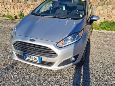 Usata Ford Fiesta Titanium 80 CV (58 kW) 2013 Grigio Utilitaria