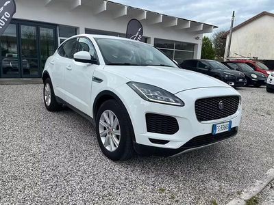 Begagnad Jaguar E-Pace R-Dynamic 180 HK (132 kW) 2019 Vit SUV