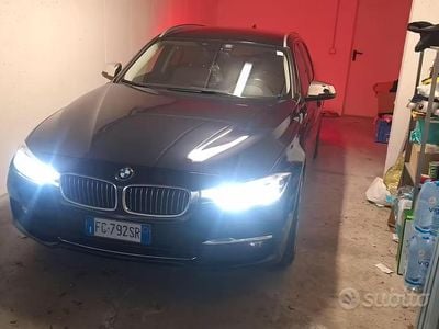 Usata BMW 320 Luxury Line 190 CV (139 kW) 2016 Blu Station wagon