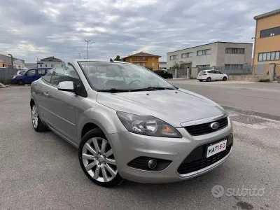 Usata Ford Focus Cabriolet 136 CV (100 kW) 2010 Grigio Cabrio