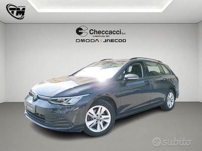 Usata VW Golf VIII Life 116 CV (85 kW) 2022 Grigio Station wagon