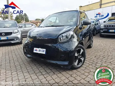 Usado Smart ForTwo Coupé Passion 41 kW (56 CV) 2022 Negro Utilitario