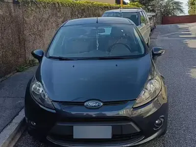 Usata Ford Fiesta 82 CV (60 kW) 2008 Blu Utilitaria