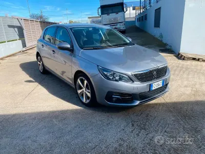 Usata Peugeot 308 131 CV (96 kW) 2019 Grigio Berlina