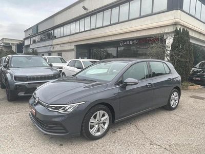 Usata VW Golf VIII Life 115 CV (84 kW) 2020 Nero Berlina