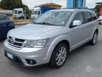 Usata Fiat Freemont 170 CV (125 kW) 2014 Grigio SUV