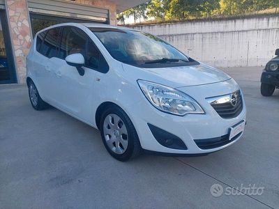 Usata Opel Meriva 95 CV (69 kW) 2011 Bianco Monovolume