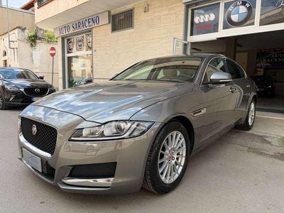 Usata Jaguar XF Prestige 163 CV (119 kW) 2017 Grigio sabbia met. Berlina