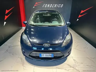 Usata Ford Fiesta Titanium 97 CV (71 kW) 2009 Bluazzurro Berlina