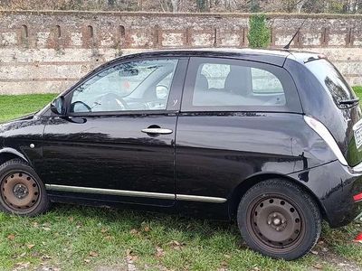 Usata Lancia Ypsilon 69 CV (50 kW) 2011 Nero Utilitaria