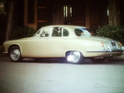 Usata Jaguar 420 S 1960 Giallo Berlina