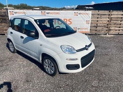 Usata Fiat Panda Lounge 69 CV (50 kW) 2016 Bianco Utilitaria