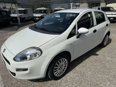 Usata Fiat Punto Street 95 CV (69 kW) 2017 Bianco Utilitaria