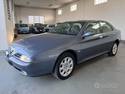 Usata Alfa Romeo 166 Progression 149 CV (109 kW) 2000 Grigio Berlina