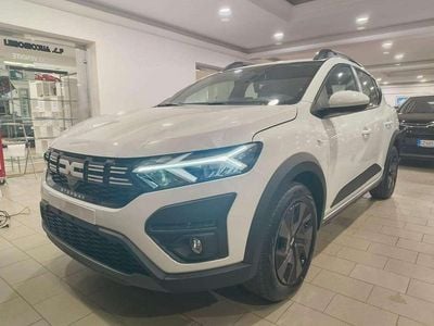 Bianco Nuova 2025 Dacia Sandero Expression Utilitaria | 17.290 € (Buon prezzo)