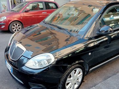 Usata Lancia Ypsilon 60 CV (44 kW) 2011 Nero Utilitaria