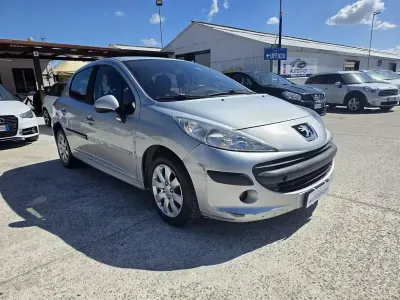 Usata Peugeot 207 68 CV (50 kW) 2006 Grigio Berlina