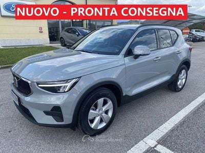 Nuova Volvo XC40 163 CV (119 kW) 2025 Grigio SUV