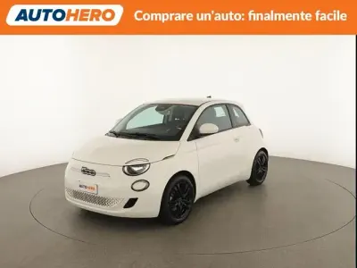 Usata Fiat 500e Passion 86 kW (118 CV) 2021 Bianco Berlina