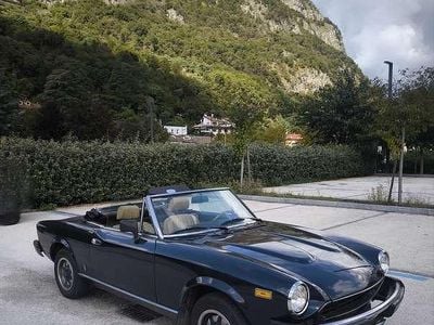 Usata Fiat 124 Spider Sport 83 CV (61 kW) 1980 Blu/azzurro Cabrio