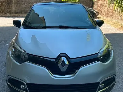Usata Renault Captur 90 CV (66 kW) 2016 Grigio SUV