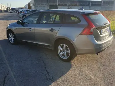 Usata Volvo V60 Business Edition 120 CV (88 kW) 2017 Antracite Station wagon