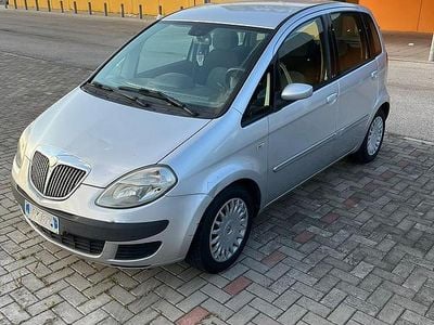 Usata Lancia Musa 90 CV (66 kW) 2007 Grigio Monovolume