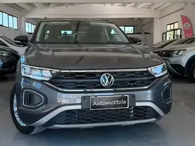 Usata VW T-Roc Style 150 CV (110 kW) 2023 Grigio SUV