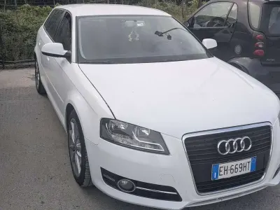 Usata Audi A3 Attraction 105 CV (77 kW) 2012 Bianco Utilitaria