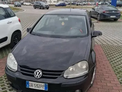 Begagnad VW Golf IV 140 HK (102 kW) 2006 Svart Sedan
