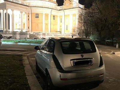 Usata Lancia Ypsilon 75 CV (55 kW) 2011 Grigio Utilitaria