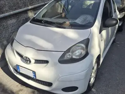 Usata Toyota Aygo Connect Style 68 CV (50 kW) 2011 Utilitaria