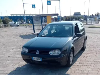 Usata VW Golf IV Comfortline 101 CV (74 kW) 2003 Berlina