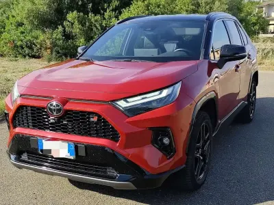 Usata Toyota RAV4 Hybrid Sport 222 CV (163 kW) 2023 Rosso SUV