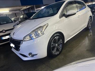 Usata Peugeot 208 92 CV (67 kW) 2015 Bianco Utilitaria
