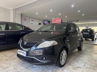 Usata Lancia Ypsilon Silver 95 CV (69 kW) 2016 Nero Utilitaria