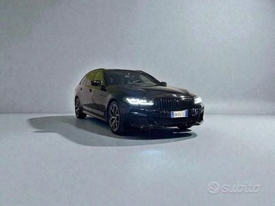 Usata BMW 530e M Sport 292 CV (214 kW) 2023 Nero Station wagon