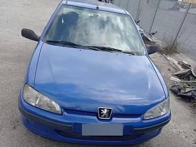 Usata Peugeot 106 2001 Blu Utilitaria