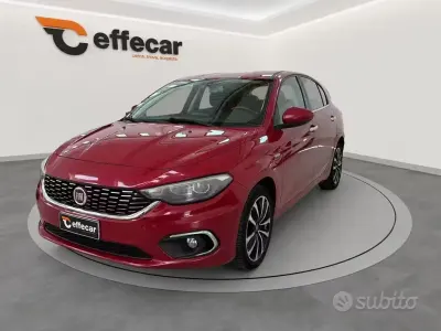 Usata Fiat Tipo Lounge 120 CV (88 kW) 2017 Rosso Berlina