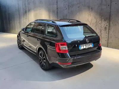 Usata Skoda Octavia Executive 116 CV (85 kW) 2019 Nero Station wagon
