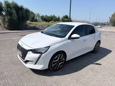 Usata Peugeot 208 Allure 75 CV (55 kW) 2021 Bianco Utilitaria