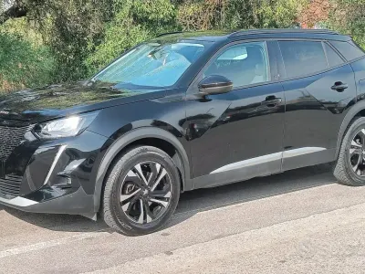 Usata Peugeot 2008 Allure 131 CV (96 kW) 2021 Nero SUV