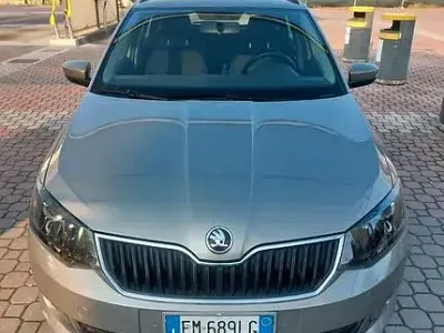 Usata Skoda Fabia 75 CV (55 kW) 2017 Grigio Station wagon